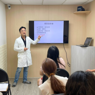 施醫師演講 施醫師演講
